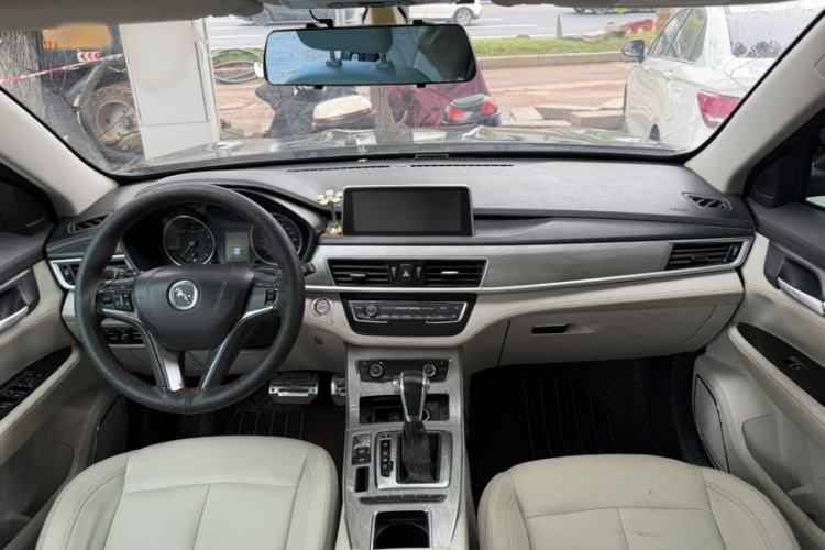 Used Hanteng X5 2018 1.5T CVT Luxury Edition Interior 4