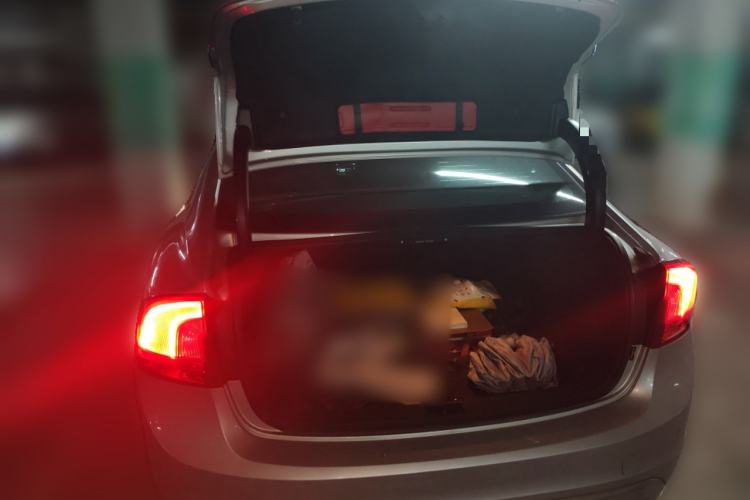 Used Volvo S60 2015 S60L 2.0T Zhiyuan Edition
