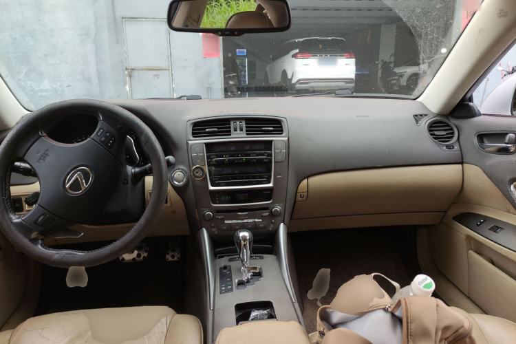 Used Lexus IS 2009 300 Center Console