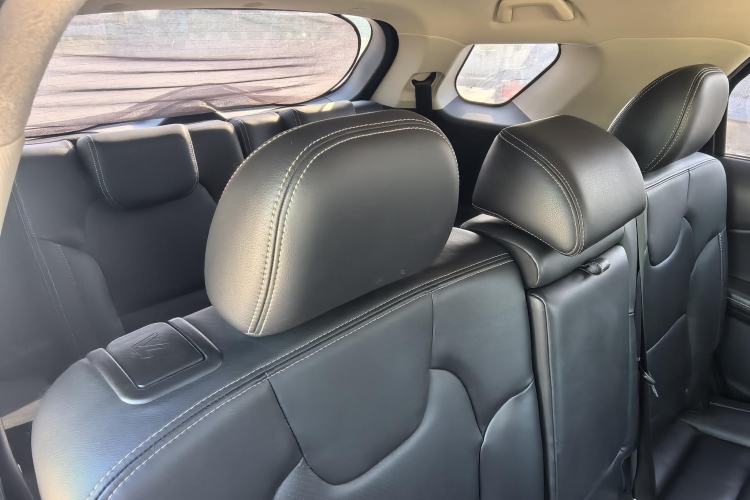 Used Dongfeng Fengon S560 2018 1.8L CVT Elite Model 7 Seats
