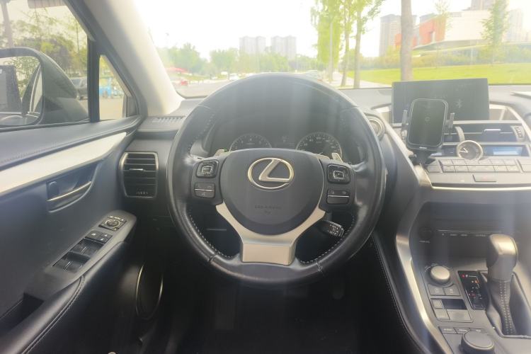 Used Lexus NX 2015 200T All-Wheel-Drive Fēngshàng Edition Steering Wheel