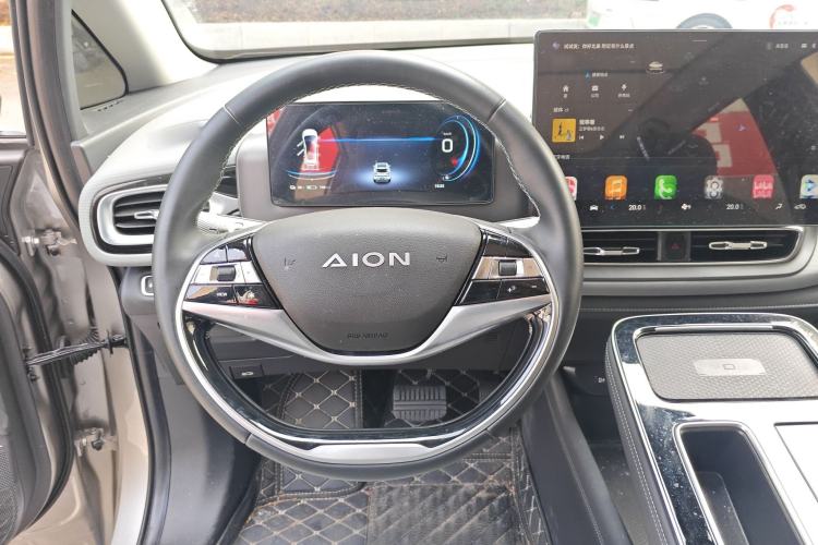Used AION V 2023 Plus 70 Super Fast Charging Version Ternary Lithium Steering Wheel