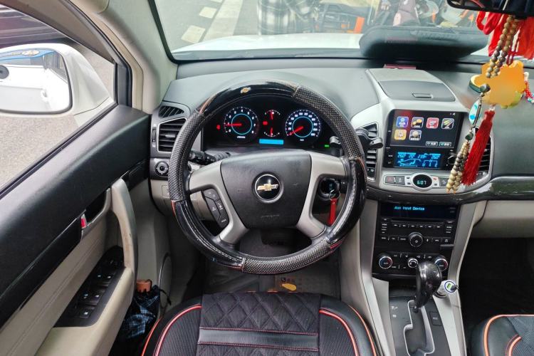 Used Chevrolet Captiva 2014 2.4L 4x4 Luxury Edition 5 Seats Steering Wheel
