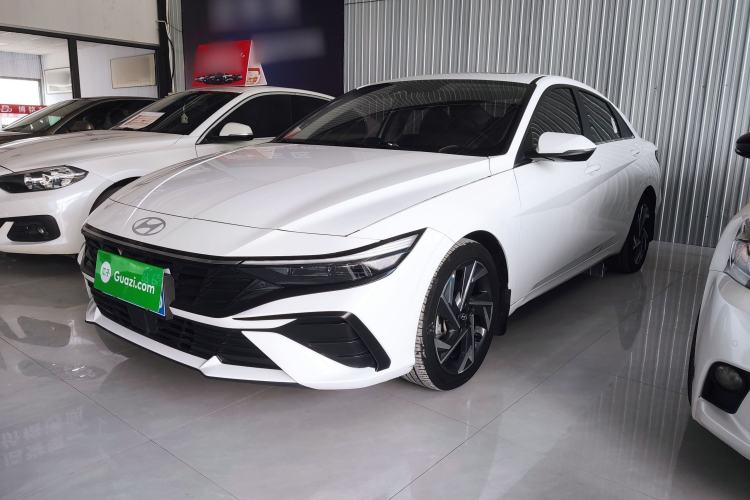 Used Hyundai Elantra 2023 1.5L CVT LUX Prestige Edition
