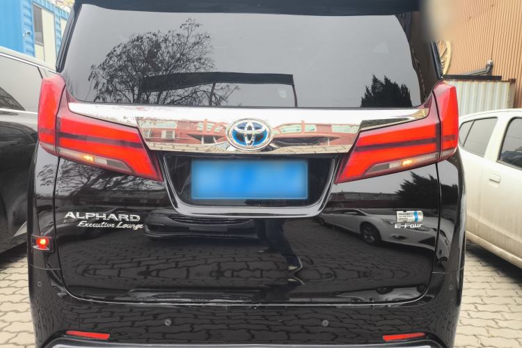 Used Toyota Alphard 2021 Dual-Engine 2.5L Luxury Edition

