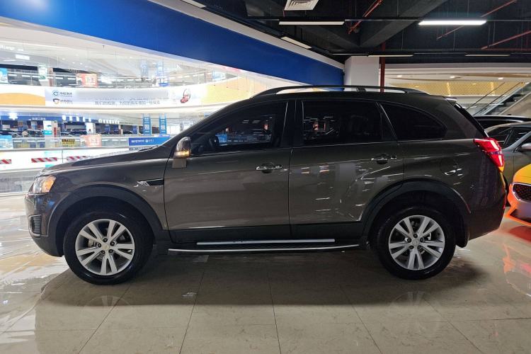 Used Chevrolet Captiva 2015 2.4L 4x4 Flagship Edition 7-Seater