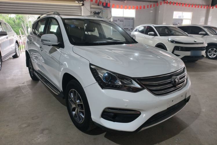 Used BYD Song 2018 1.5TI Manual Smart Connect Enjoyment Model Front Right 45 Deg