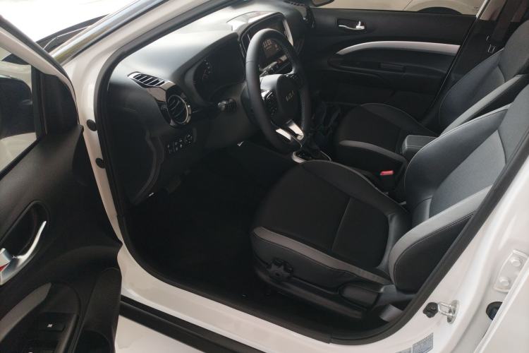 Used Kia kx1 Stonic 2021 1.4L CVT Sunroof Model
