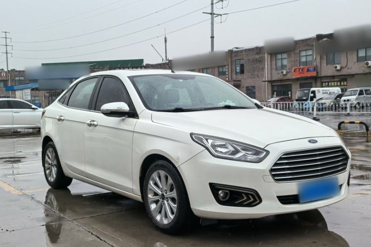 Used Ford Escort 2015 1.5L Manual Fashion Edition