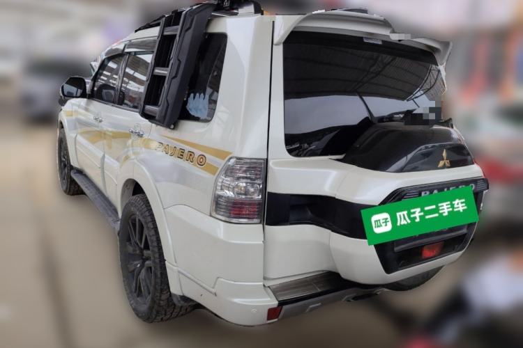 Used Mitsubishi Pajero  Rear Left 45 Deg