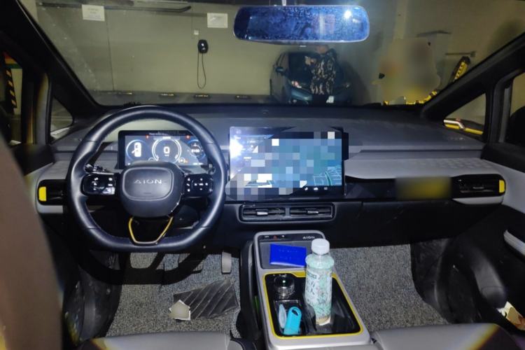 Used AION Y 2021 70 Intelligent Dynamic Edition Center Console