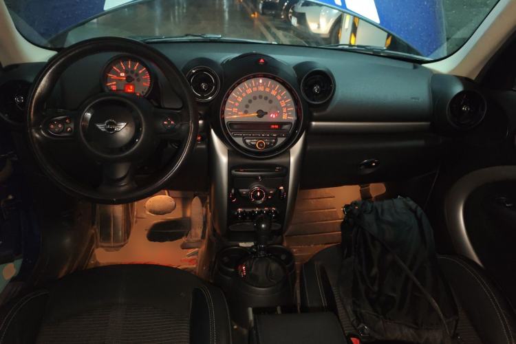 Used MINI Countryman 2014 1.6T COOPER ALL4 Fun Center Console