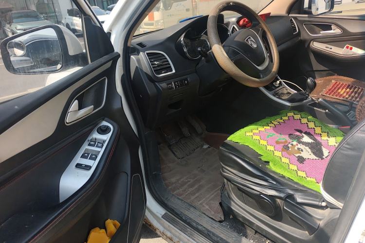 Used Baojun 560 2015 1.8L manual Comfort trim level
