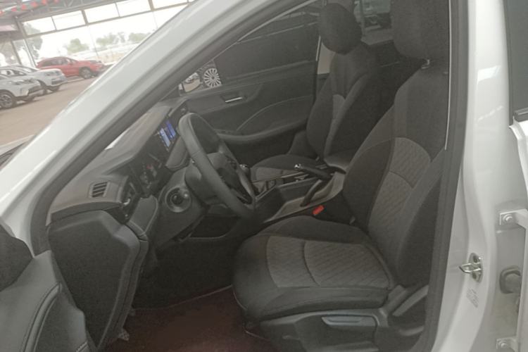Used Roewe i5 2023 1.5L Manual Comfort Edition