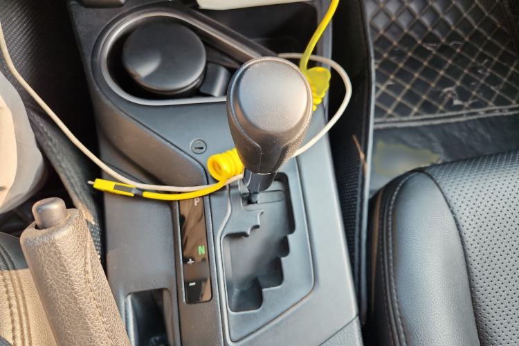 Used Toyota RAV4 2016 2.0L CVT Two-Wheel Drive Fashion Edition China V Standard Gear Lever