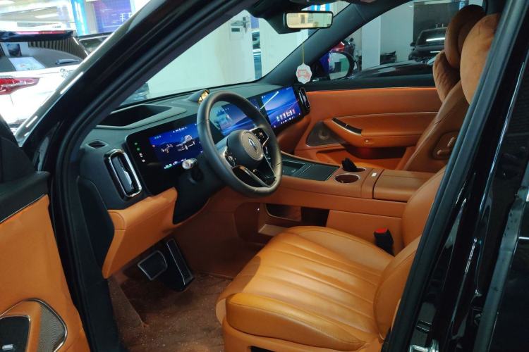 Used Hima AITO M8 2025 Extended-Range Max+ Version 53.4 kWh 6-Seater Edition
