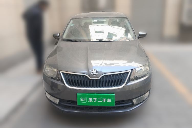 Used Skoda Rapid 2015 1.6L Manual Smart Selection Model
