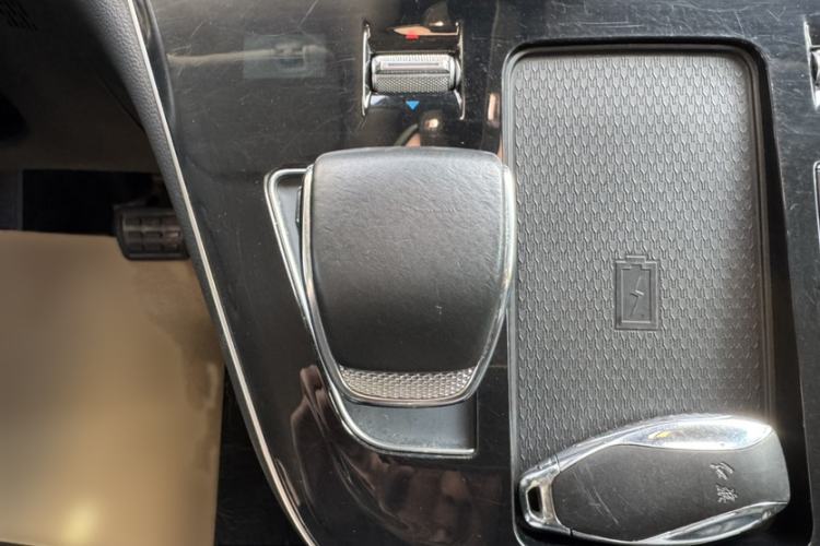 Used Hongqi HQ9 2023 2.0T Smart Connect Flagship Edition Gear Lever