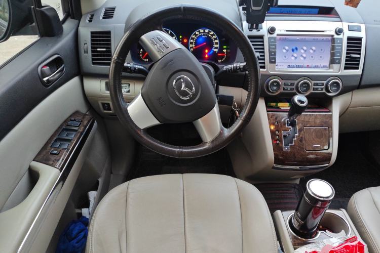 Used Mazda 8 2013 2.5L Deluxe Edition
