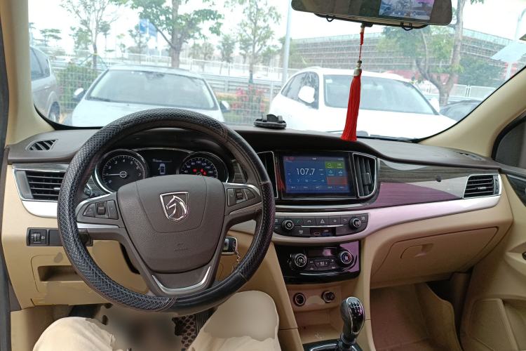 Used Baojun 730 2016 1.5T Manual Luxury Edition 7 Seats

