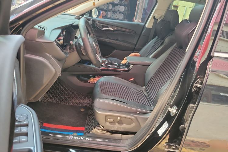 Used Buick Envision 2022 Encore S 652T Two-Wheel-Drive Luxury Model
