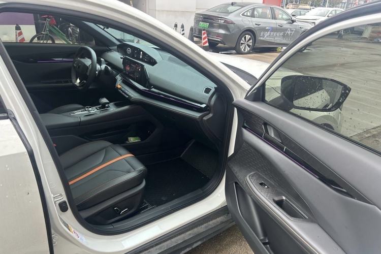 Used Changan UNI-V 2024 1.5T Prestige Edition
