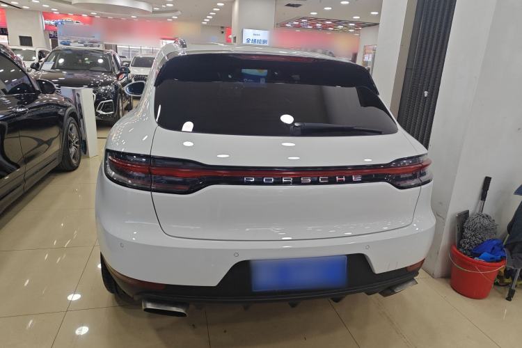 Used Porsche Macan 2018 Macan 2.0T Exterior 4