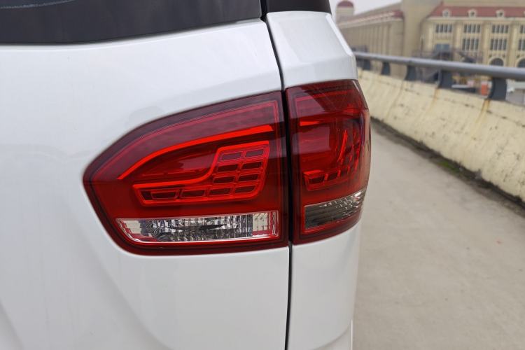 Used SAIC MAXUS G10 2022 2.0T Automatic Elite Edition Gasoline 7-Seater