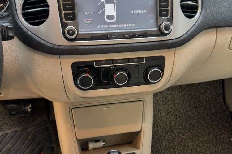 Used Volkswagen Tiguan 2013 1.8TSI Automatic Two-Wheel Drive Trend Edition Audio And AC Panel