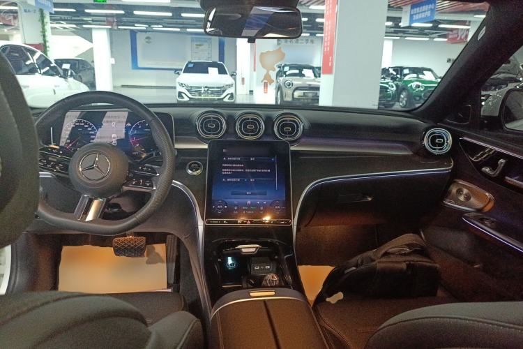 Used Mercedes-Benz C-Class 2025 C 260 L Sport Edition Center Console