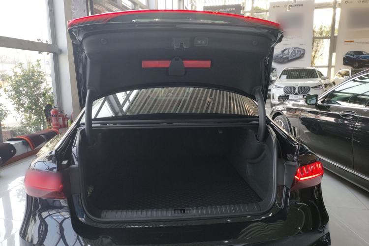 Used Audi A7L 2024 45TFSI quattro S-line Visionary Edition Flow Crystal Package
