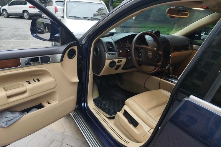 Used Volkswagen Touareg 2009 3.0T Diesel Luxury Version Driver Seat