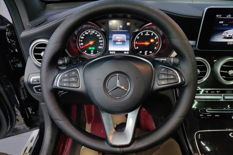 Used Mercedes-Benz GLC 2018 Facelift GLC 260 4MATIC Luxury Edition Steering Wheel