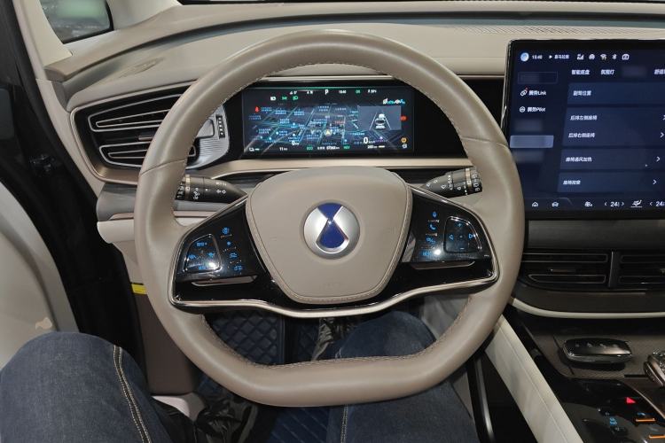 Used Denza D9 2022 DM-i 970 Four-Wheel Drive Prestige Model
