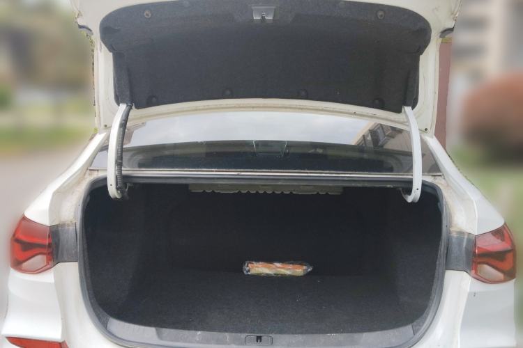 Used Chevrolet Monza 2020 320 Automatic Enjoyment Edition Trunk