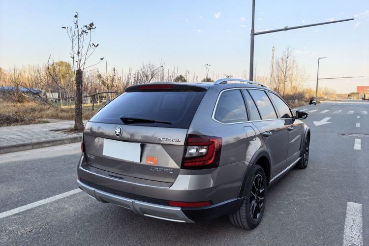 Used Skoda Octavia 2018 Station Wagon TSI230 DSG Luxury Edition
