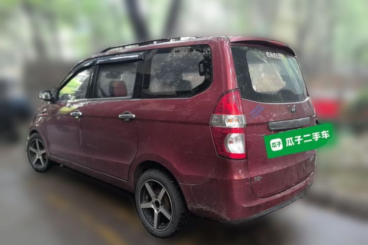 Red Wuling Подержанный Wuling Hongguang 2013 1.5L Red 111900km MT 5-8 Seats на ...