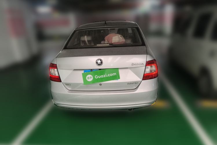 Used Skoda Rapid 2015 1.6L Automatic Smart Selection Model
