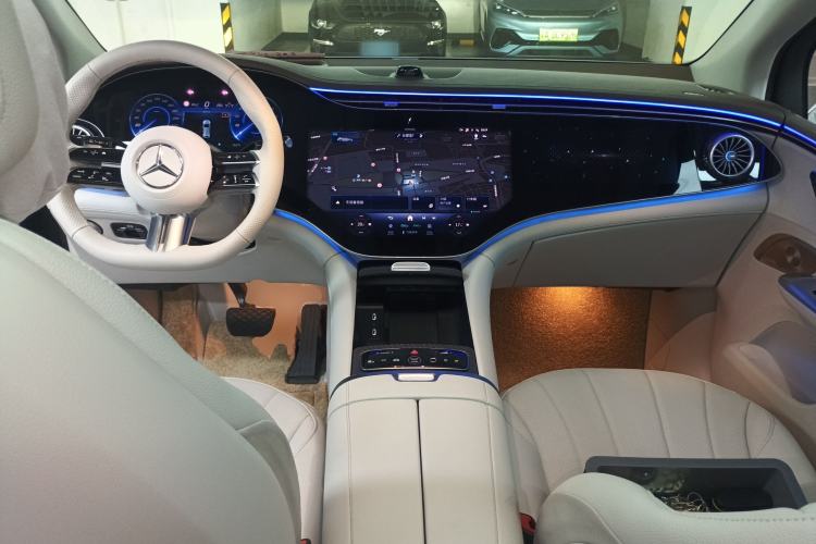 Used Mercedes-Benz EQE SUV 2024 500 4MATIC Flagship Edition Center Console