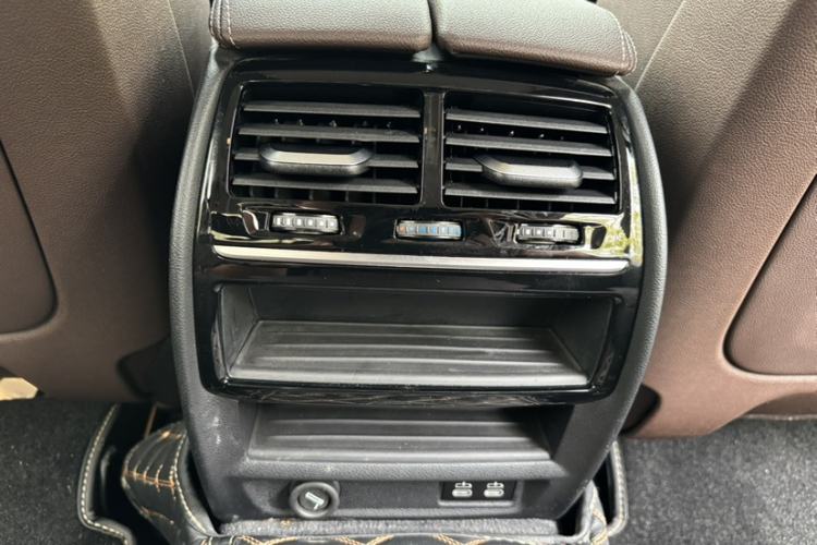 Used BMW 5 Series 2022 Second Facelift 525Li Luxury Package Interior 8