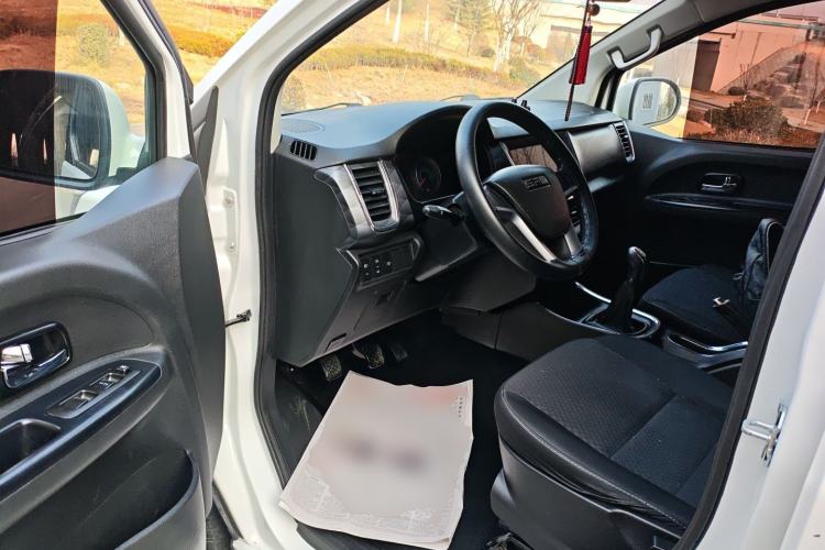 Used Jinbei Gold Hiace 2021 1.5L Passenger Vehicle Engineering Lion 5-Seater
