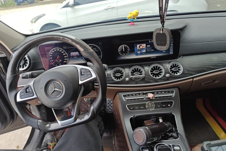 Used Mercedes-Benz E-Class 2018 Restyled E 300 L Sporty and Stylish Edition Center Console