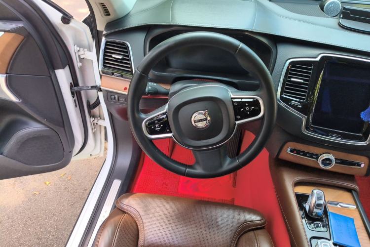 Used Volvo XC90 New Energy 2018 E-Drive Hybrid T8 Prestige 7-Seater Steering Wheel