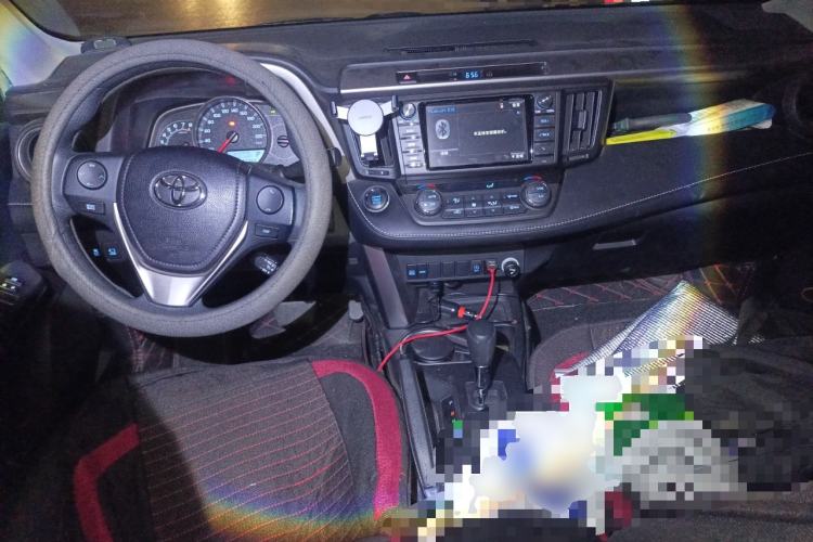 Used Toyota RAV4 2019 2.0L CVT Two-Wheel Drive Luxury Version China VI Standard
