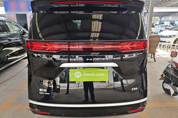 Used Denza D9 2022 DM-i 970 Four-Wheel Drive Prestige Model
