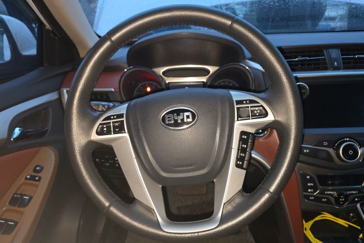 Used BYD G5 2014 1.5TID Automatic Prestige Model