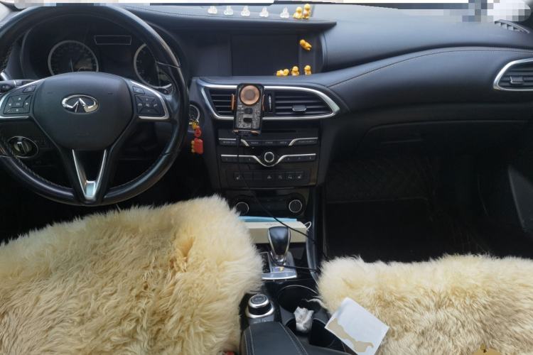 Used Infiniti QX30 2017 2.0T Four-Wheel Drive Fashion Edition
