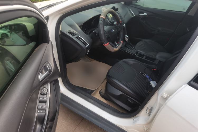 Used Ford Focus 2017 Sedan 1.6L Automatic Fashion Edition Smart Drive Version Driver Seat