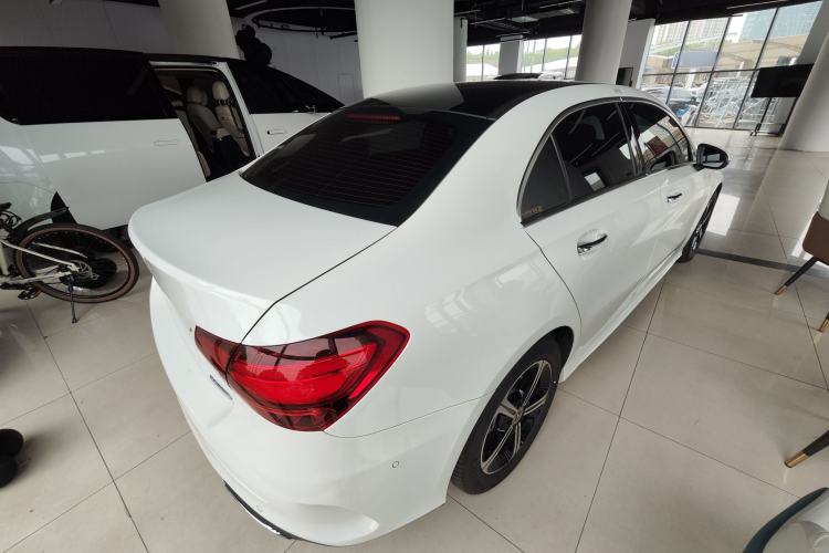 Used Mercedes-Benz A-Class 2022 Revised Version A 200 L Sport Sedan Fashionable Style
