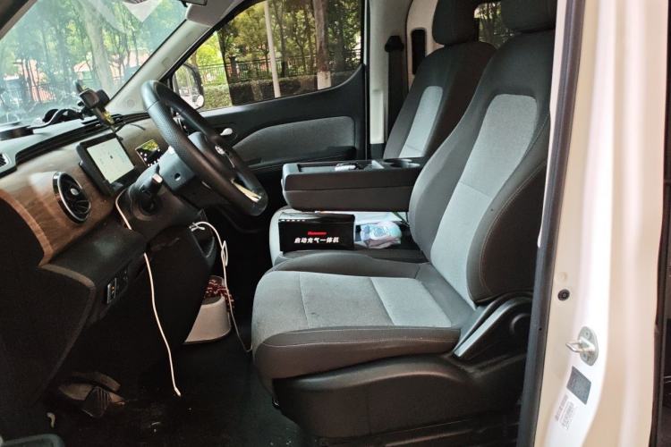Used Ruichi EC75 2025 Model Passenger Vehicle Smart Driving Ultra-Charging Edition, Pioneer Type I, 52.16 kWh
